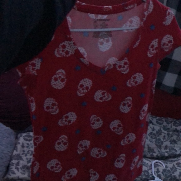 T shirts size (red) large (blue) medium - Picture 3 of 3